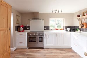 Kitchen (1)- click for photo gallery